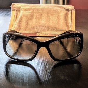 Tory Burch | Classic Black Sunglasses with Case